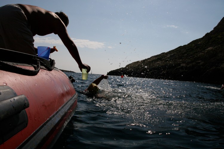 5-hour feed from side of support boat